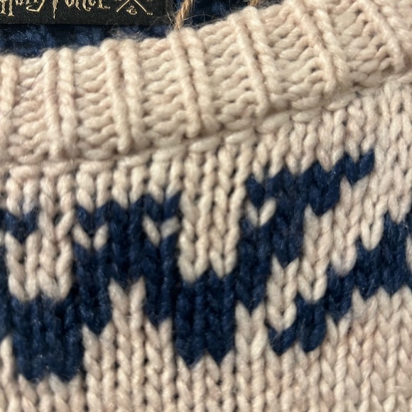 Harry Potter Sweater - Picture 3 of 4